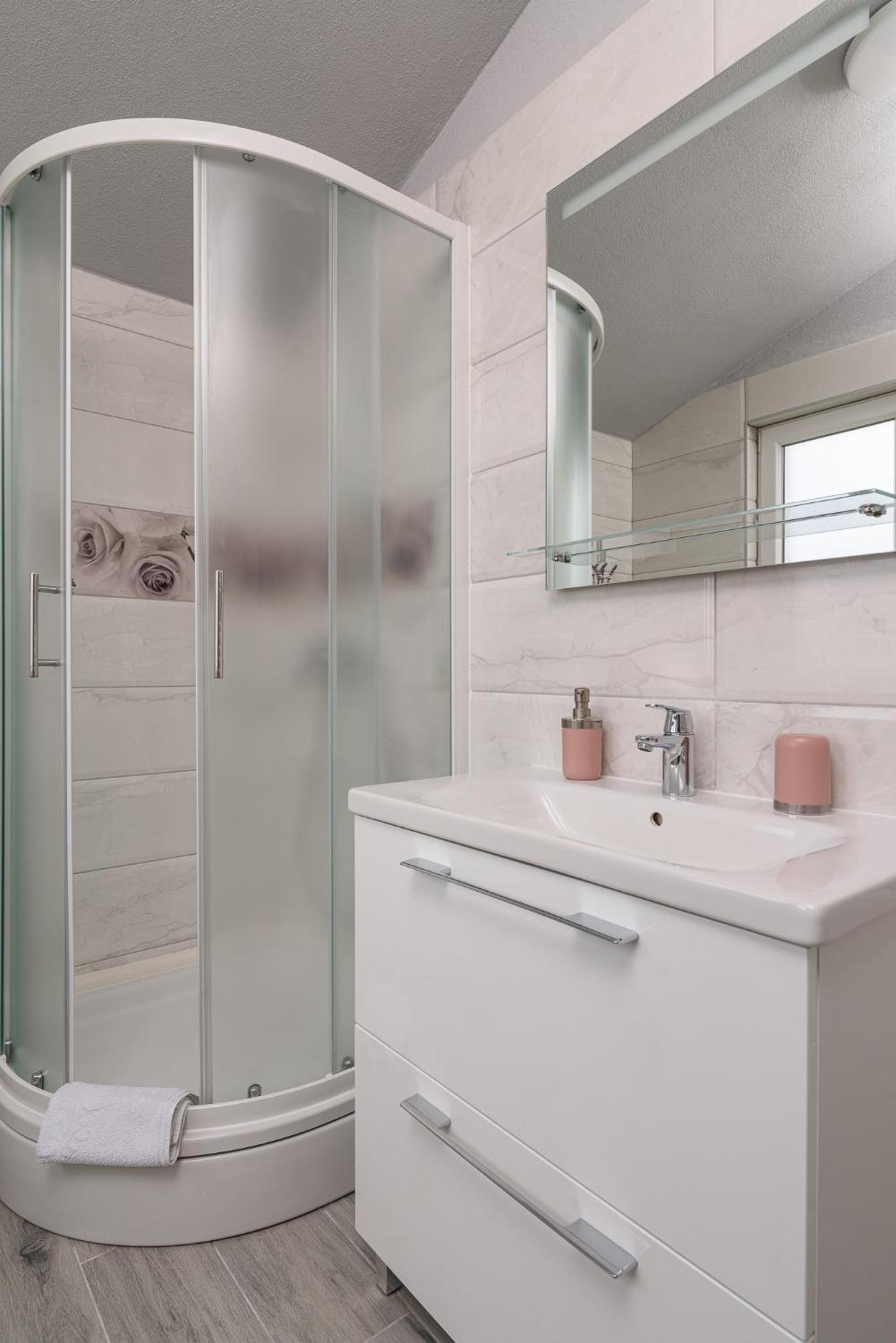Rooms Anna Trogir Exterior foto