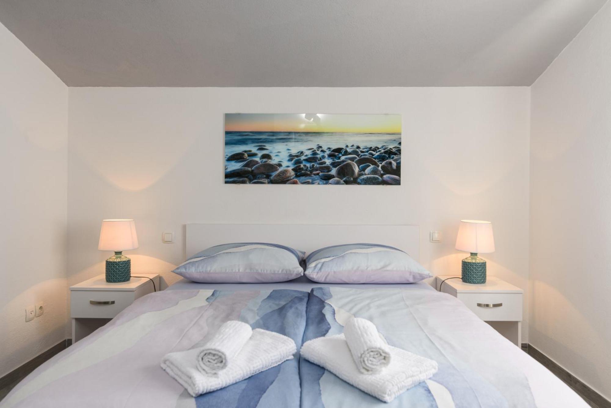 Rooms Anna Trogir Exterior foto