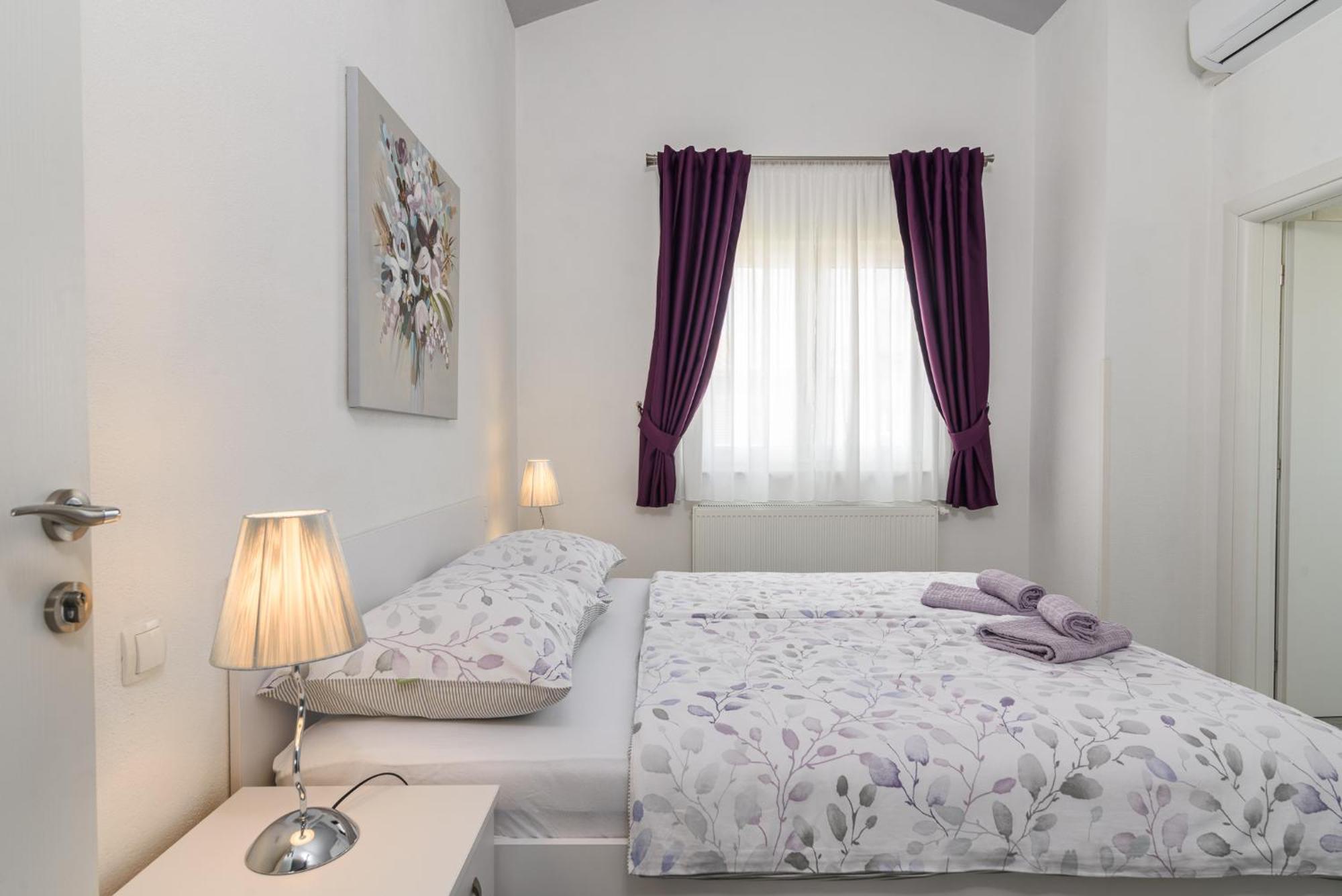 Rooms Anna Trogir Exterior foto