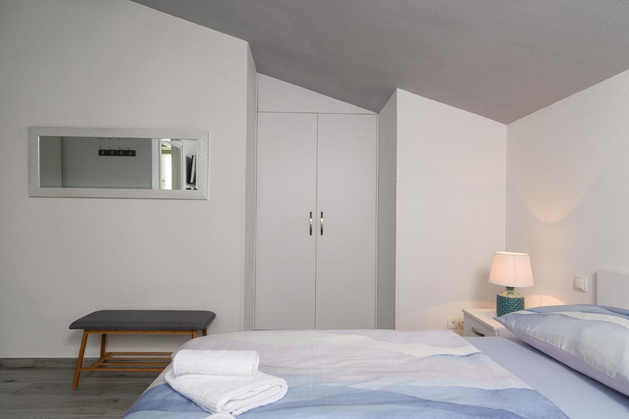 Rooms Anna Trogir Exterior foto