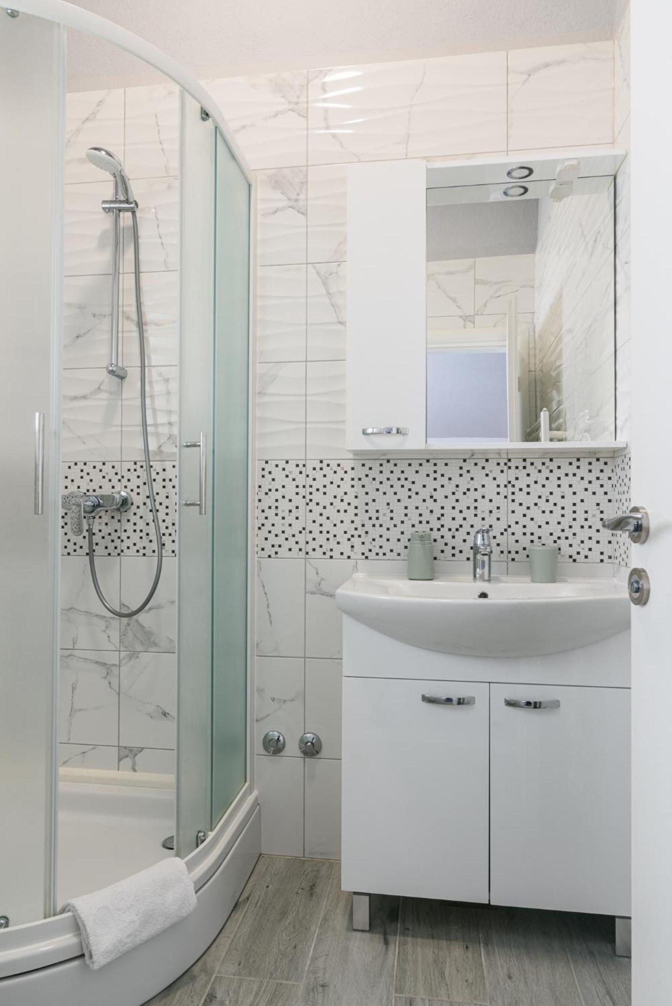 Rooms Anna Trogir Exterior foto